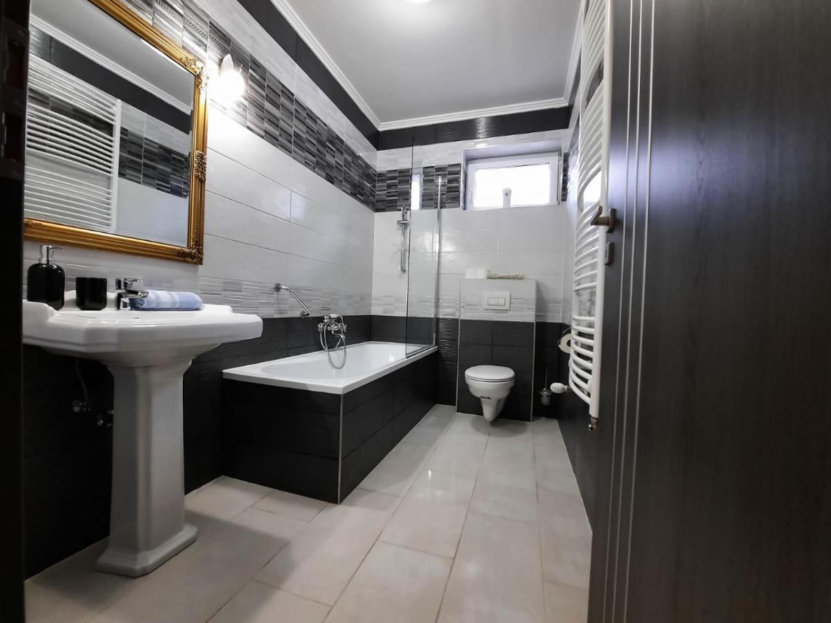 Borostyan Panzio Bed & Breakfast Дебрецен Екстериор снимка