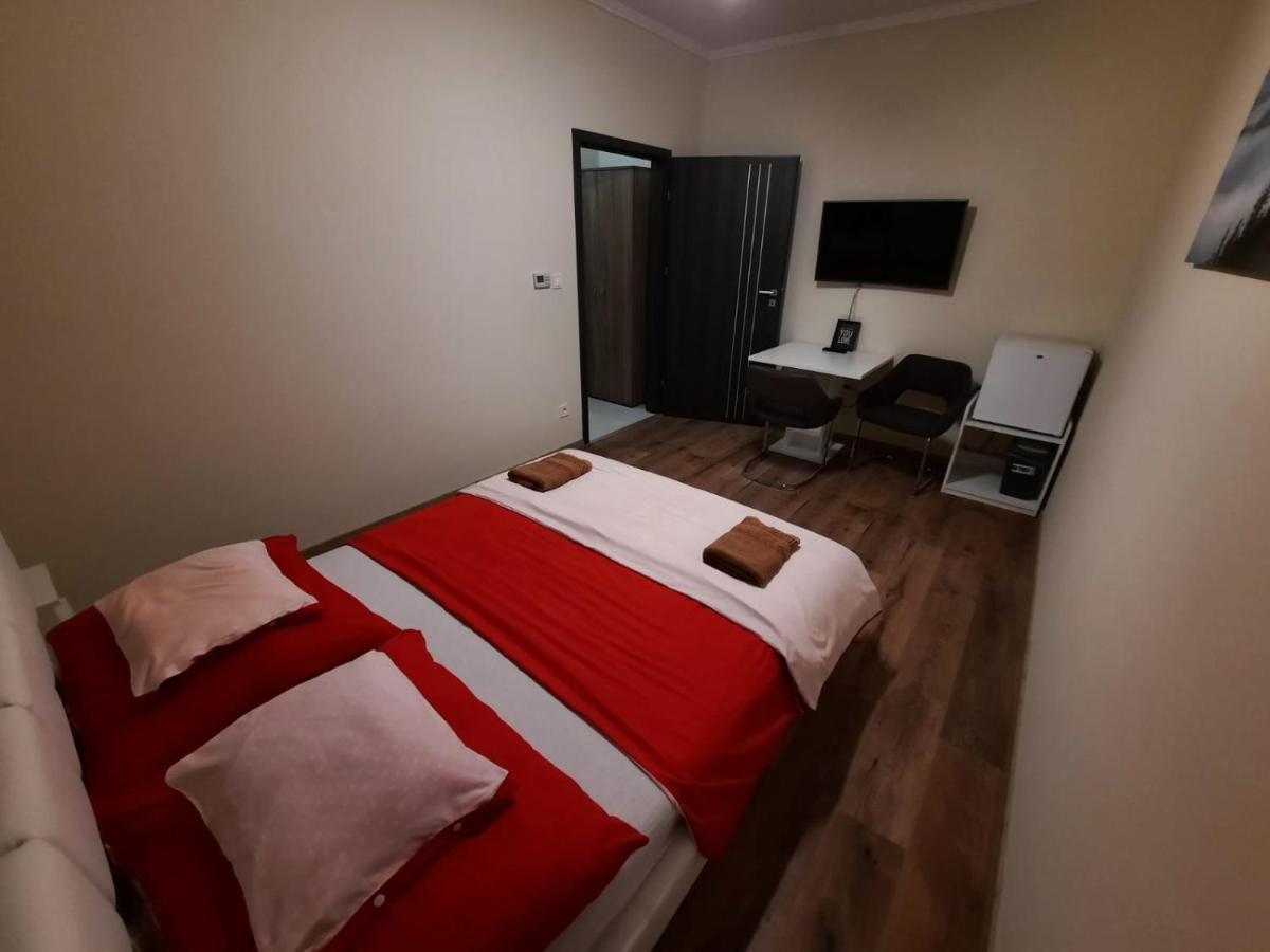 Borostyan Panzio Bed & Breakfast Дебрецен Екстериор снимка