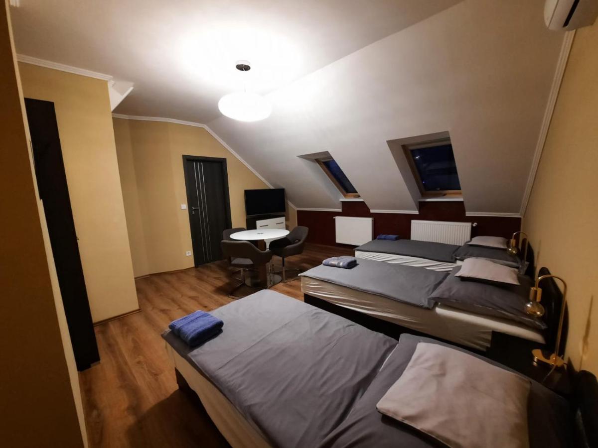 Borostyan Panzio Bed & Breakfast Дебрецен Екстериор снимка