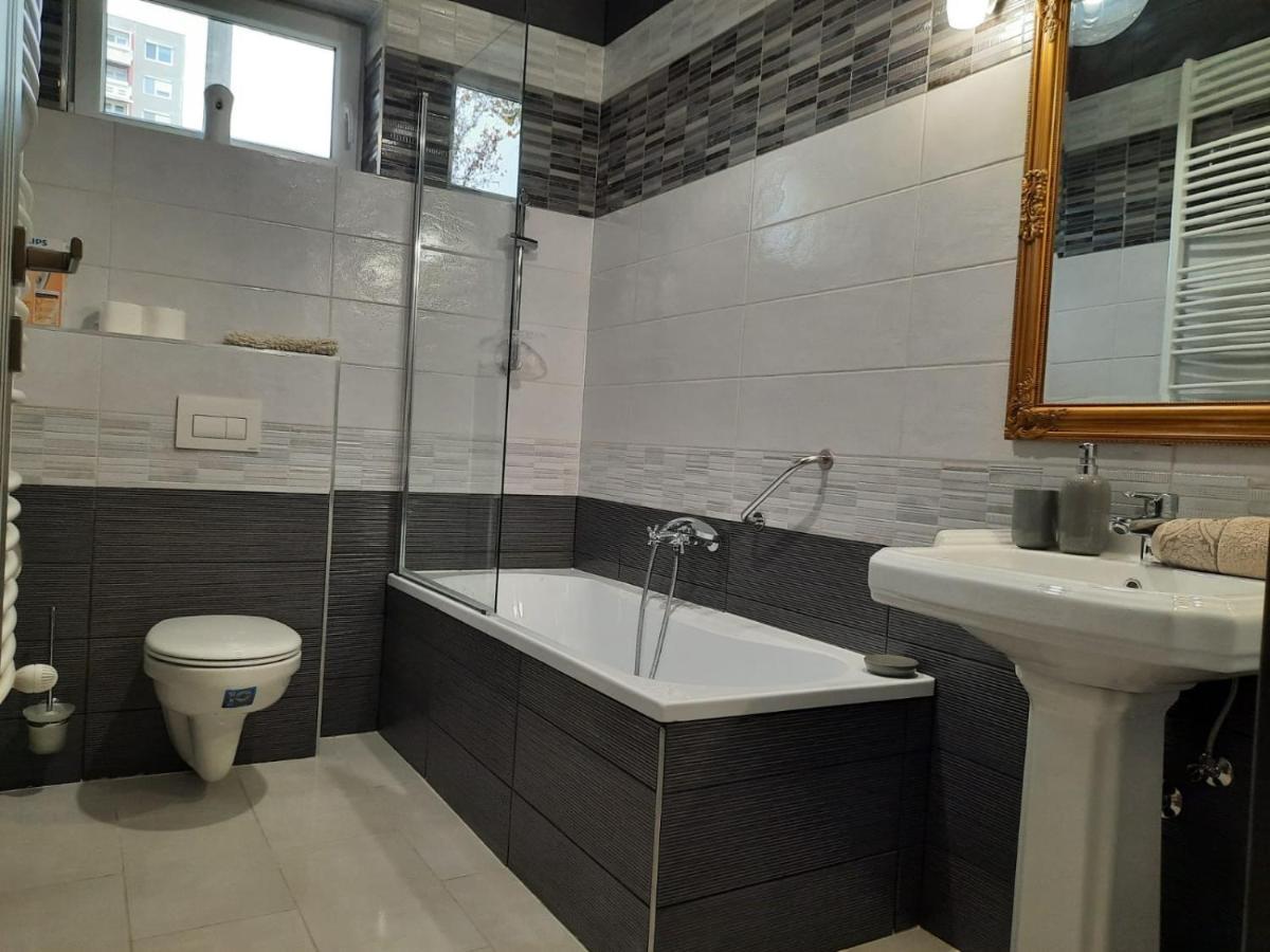 Borostyan Panzio Bed & Breakfast Дебрецен Екстериор снимка