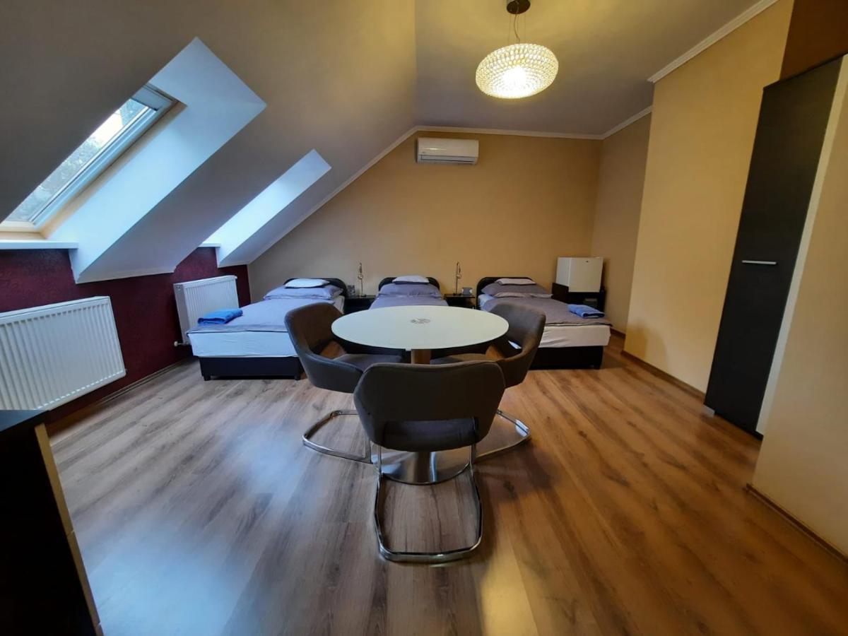 Borostyan Panzio Bed & Breakfast Дебрецен Екстериор снимка
