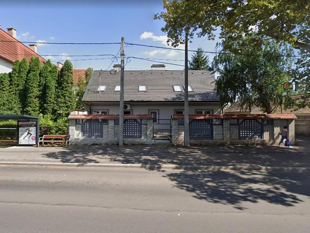 Borostyan Panzio Bed & Breakfast Дебрецен Екстериор снимка
