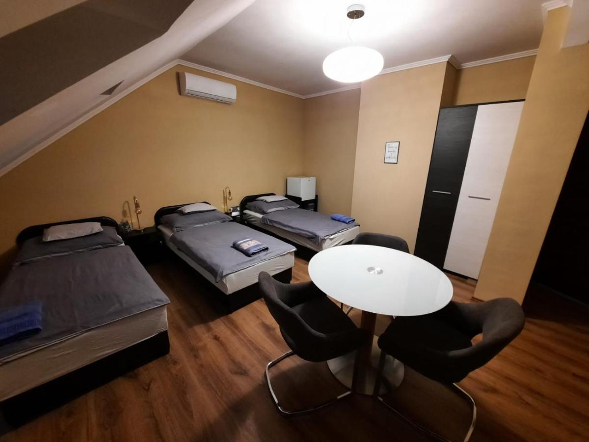 Borostyan Panzio Bed & Breakfast Дебрецен Екстериор снимка