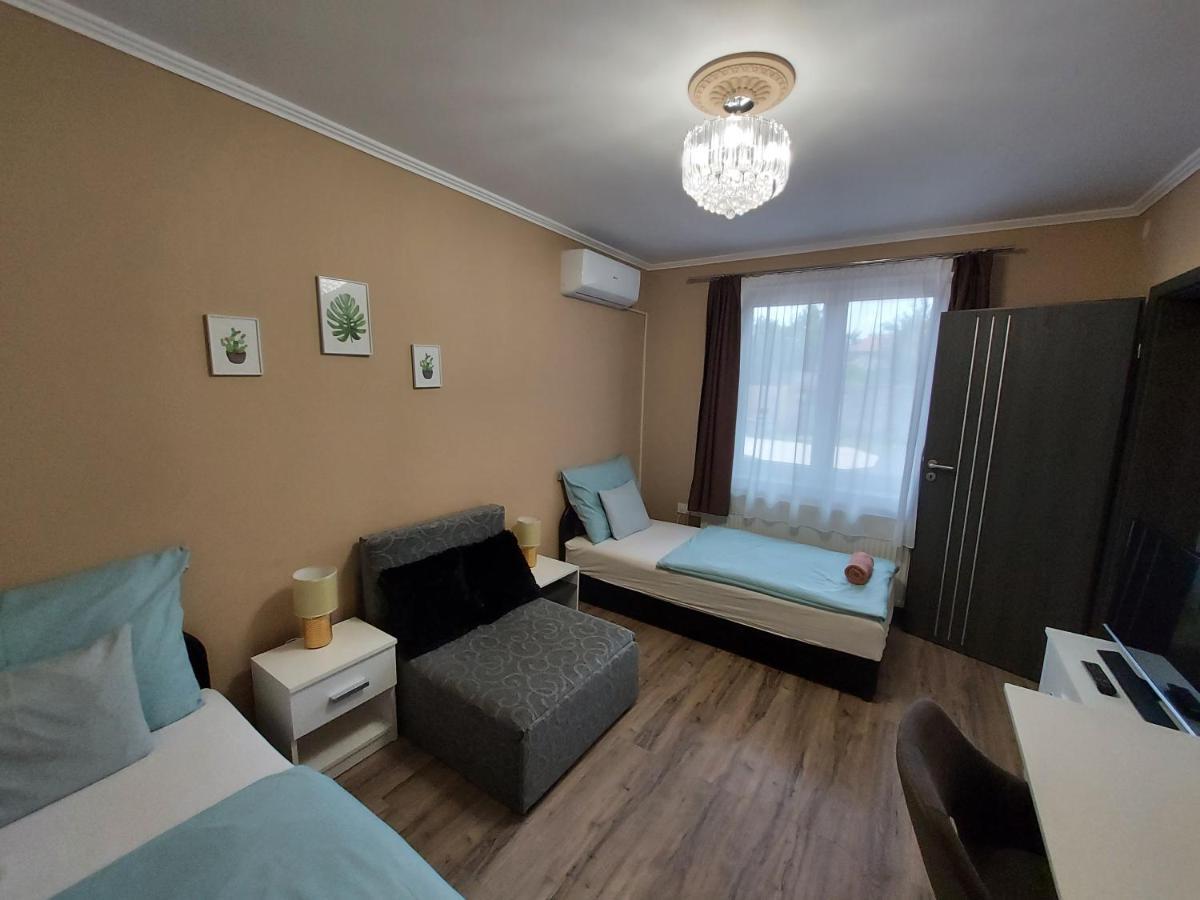 Borostyan Panzio Bed & Breakfast Дебрецен Екстериор снимка