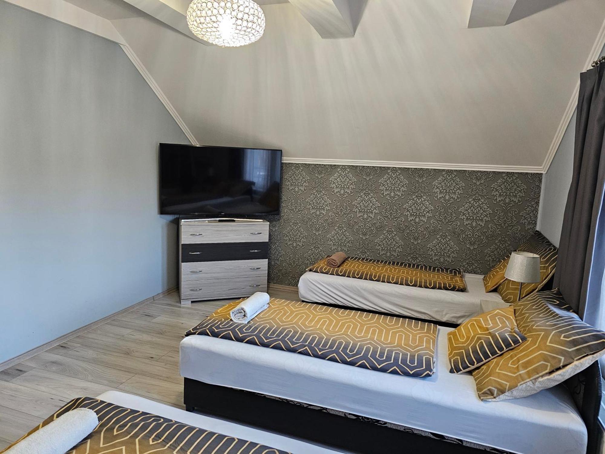 Borostyan Panzio Bed & Breakfast Дебрецен Екстериор снимка