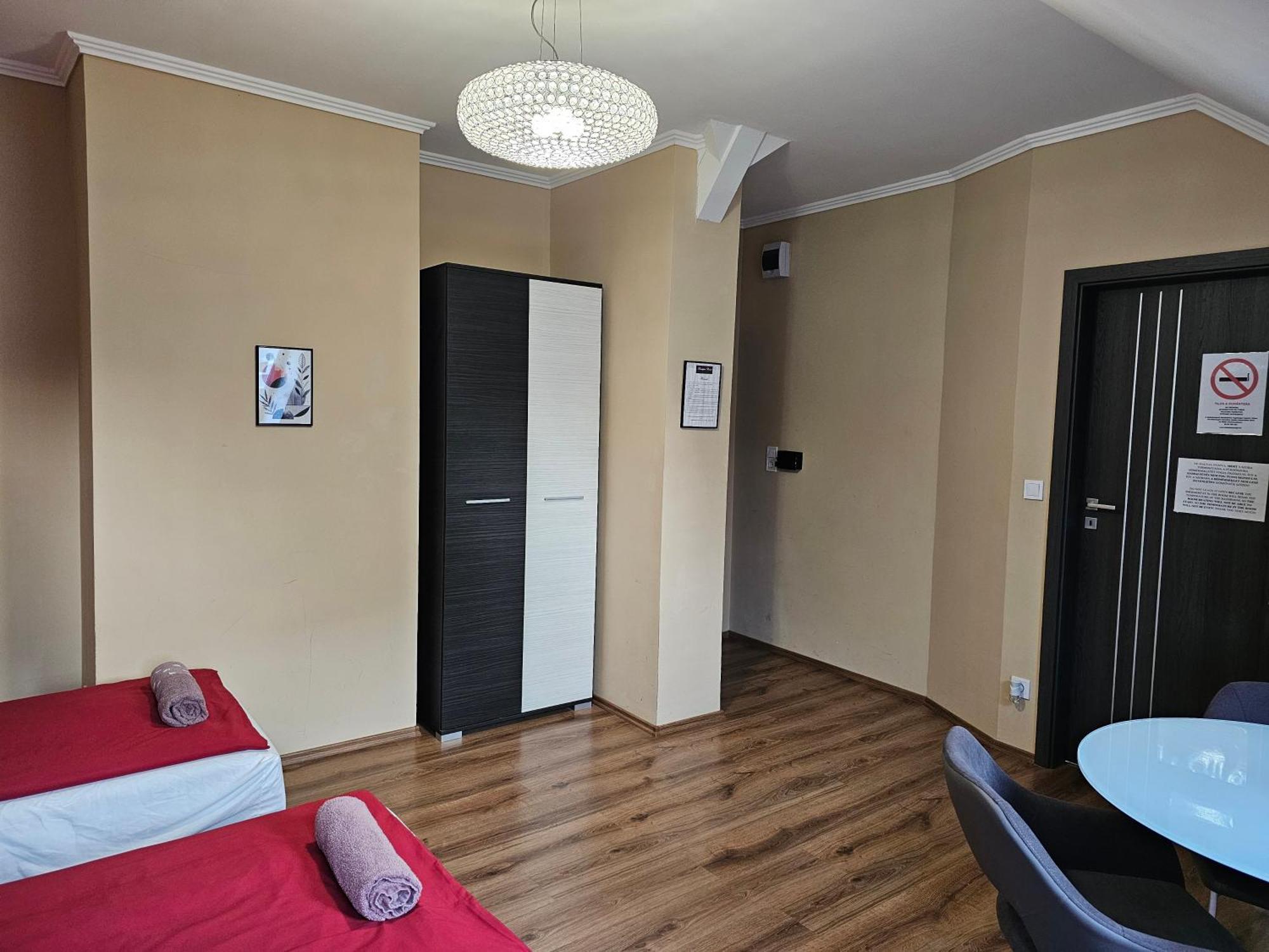 Borostyan Panzio Bed & Breakfast Дебрецен Екстериор снимка