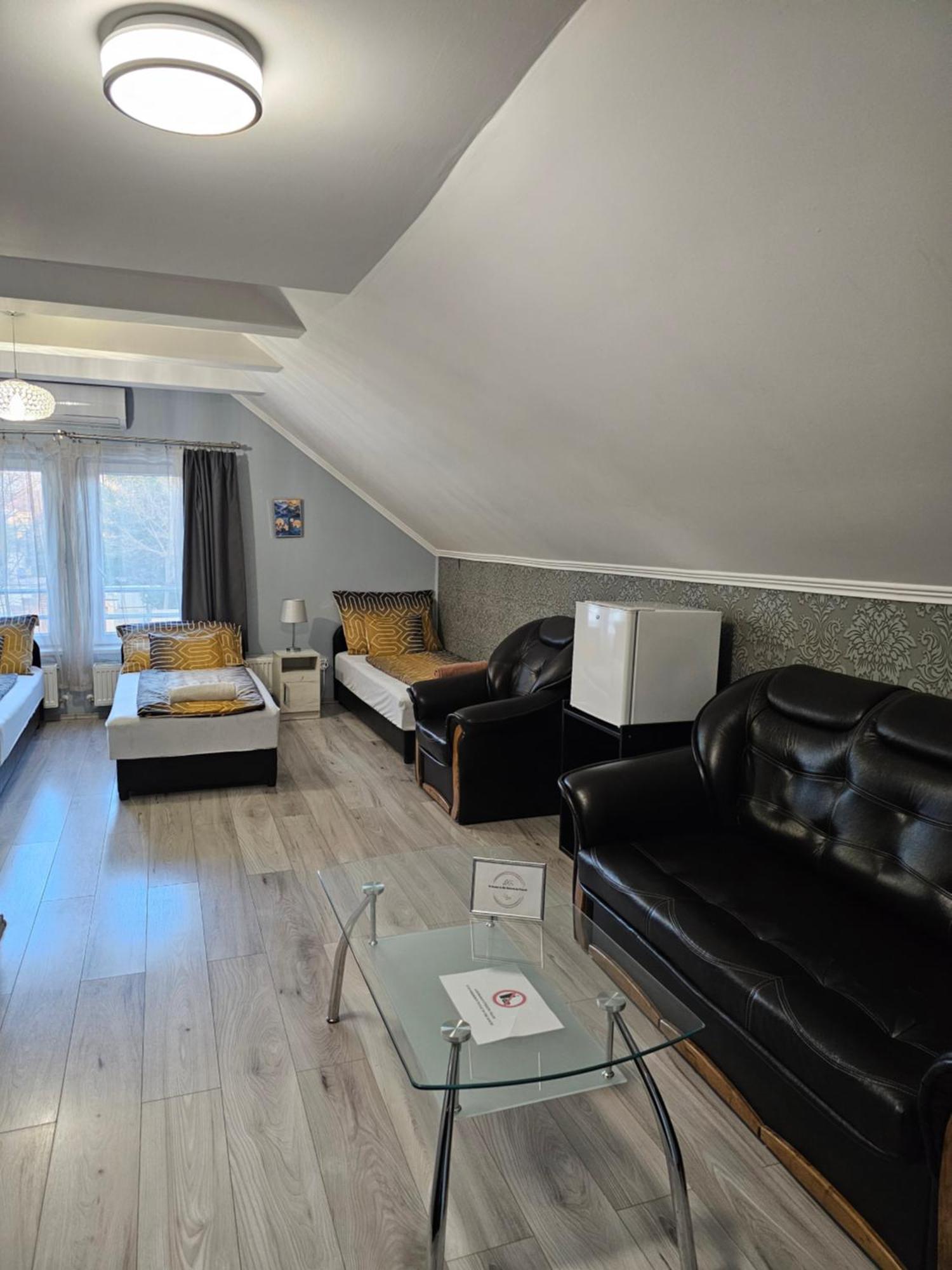 Borostyan Panzio Bed & Breakfast Дебрецен Екстериор снимка